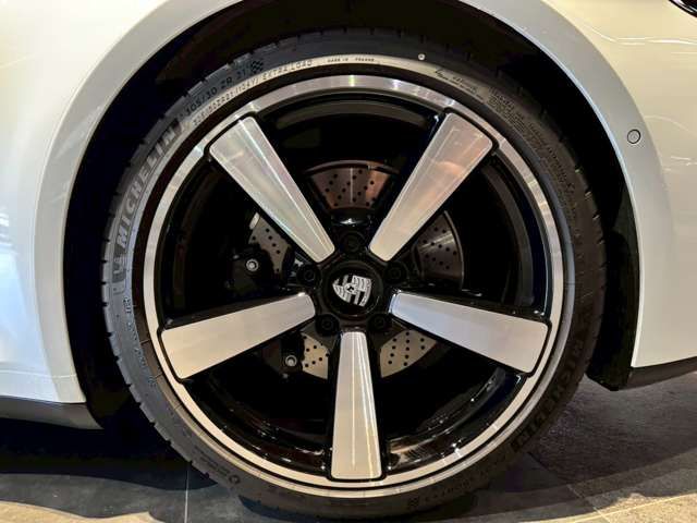 PORSCHE 911 2025 Image 31