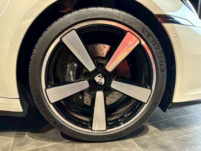 PORSCHE 911 2025 Image 31