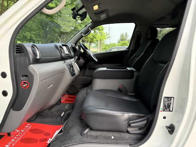 NISSAN NV350 CARAVAN 4WD 2013 Image 31