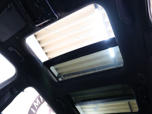 MERCEDES BENZ C CLAS 2022 Image 31