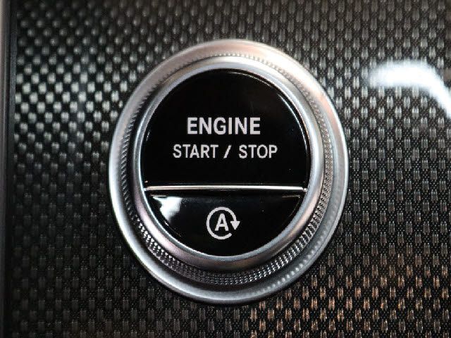 MERCEDES BENZ C CLAS 2022 Image 31