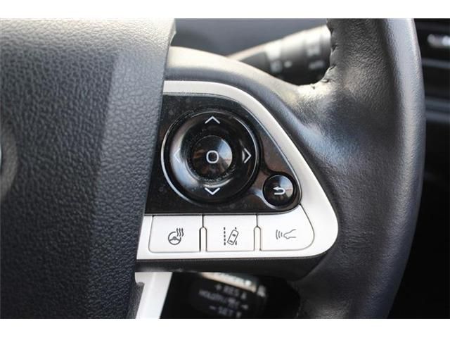 TOYOTA PRIUS PHV 2018 Image 31