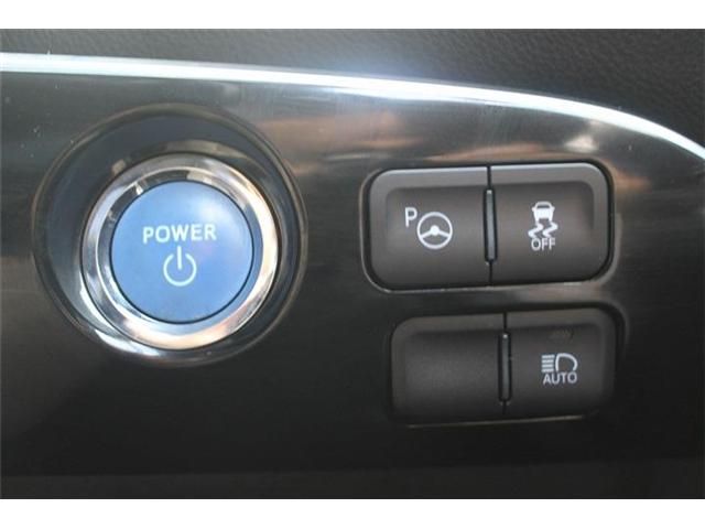 TOYOTA PRIUS PHV 2018 Image 31