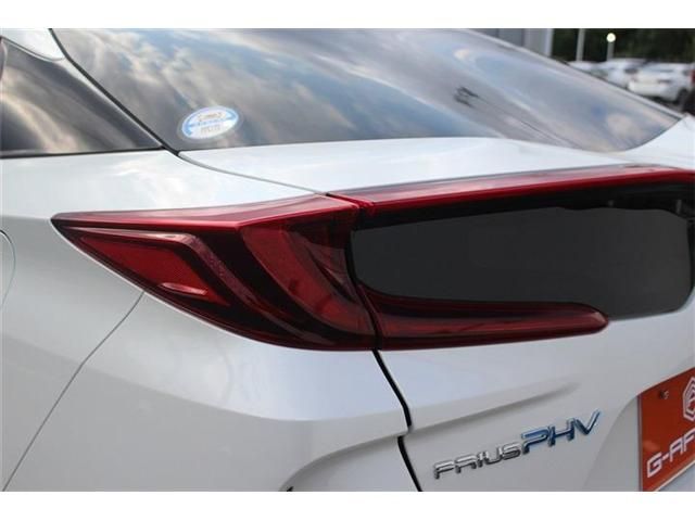 TOYOTA PRIUS PHV 2018 Image 31