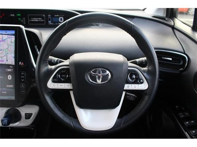 TOYOTA PRIUS PHV 2018 Image 31