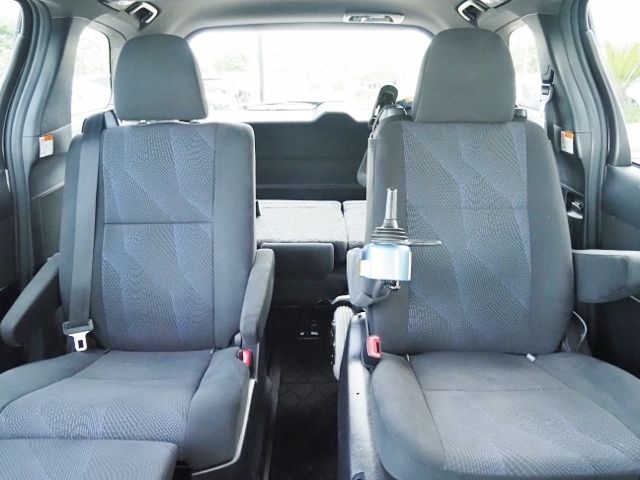 TOYOTA ESTIMA 2018 Image 31