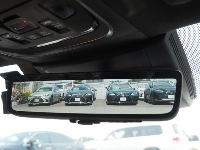 TOYOTA LEXUS LS500H 4WD 2022 Image 31