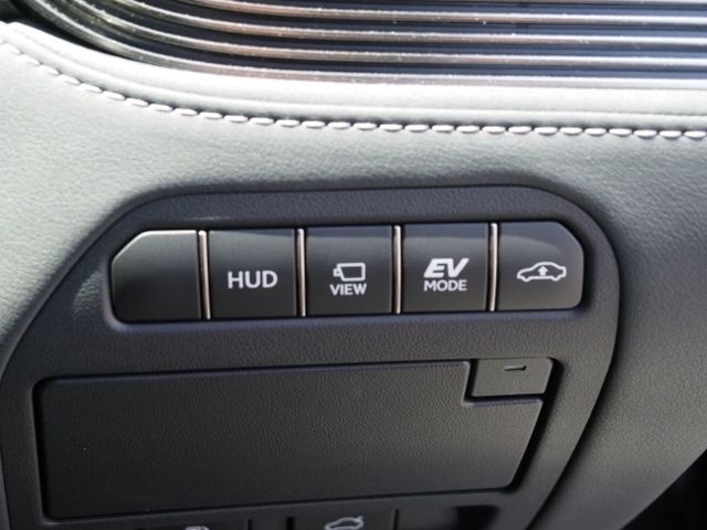 TOYOTA LEXUS LS500H 4WD 2022 Image 31