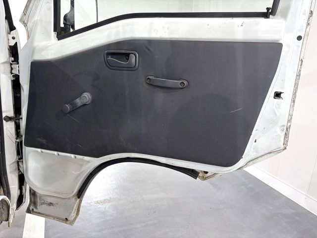 SUBARU SAMBAR TRUCK 4WD 2004 Image 31