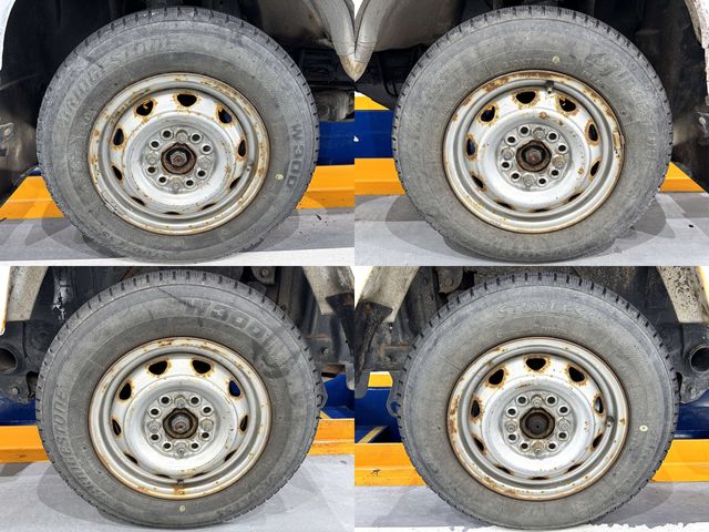 SUBARU SAMBAR TRUCK 4WD 2004 Image 31