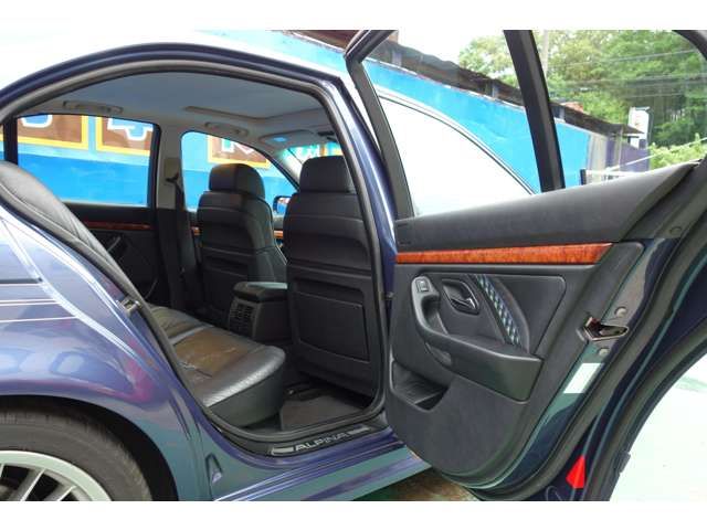 ALPINA B10 LIMOUSINE 1997 Image 31