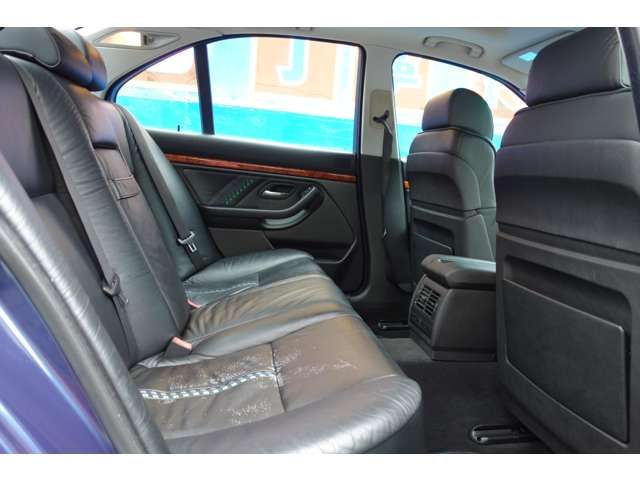 ALPINA B10 LIMOUSINE 1997 Image 31