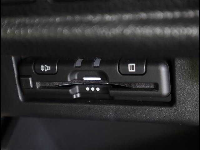 NISSAN ELGRAND 2021 Image 31