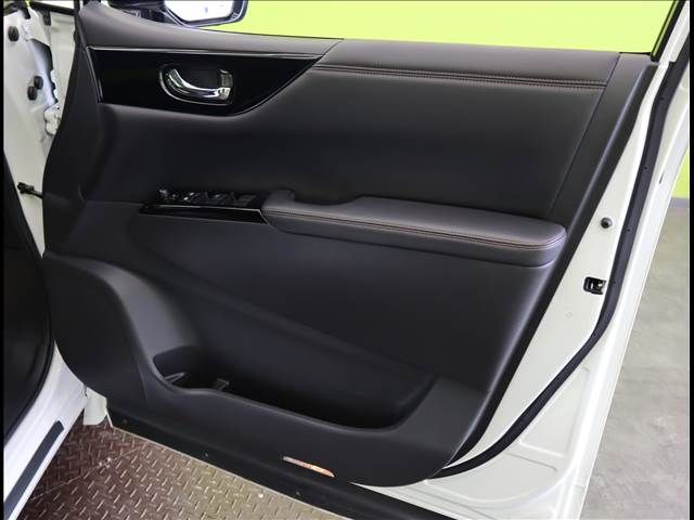 NISSAN ELGRAND 2021 Image 31