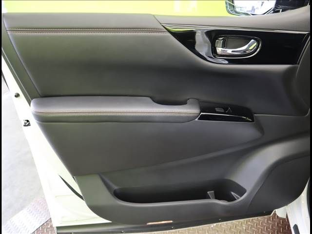 NISSAN ELGRAND 2021 Image 31