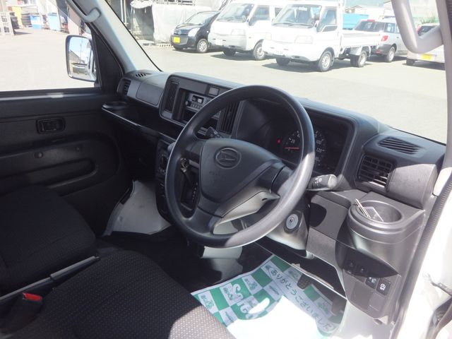 DAIHATSU HIJET CARGO 4WD 2019 Image 31