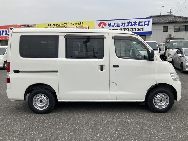 TOYOTA LITEACE VAN 2WD 2020 Image 31