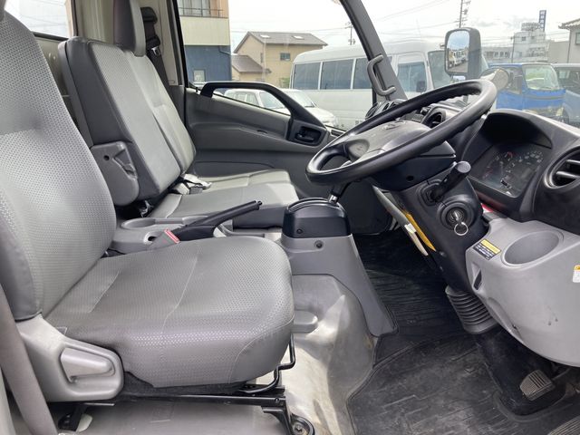 HINO DUTRO 2011 Image 31