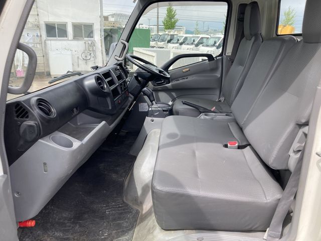 HINO DUTRO 2011 Image 31