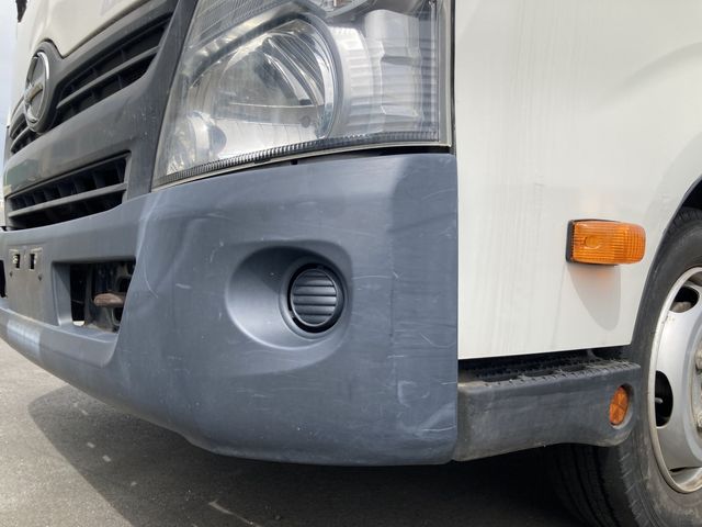 HINO DUTRO 2011 Image 31