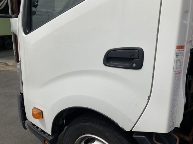 HINO DUTRO 2011 Image 31