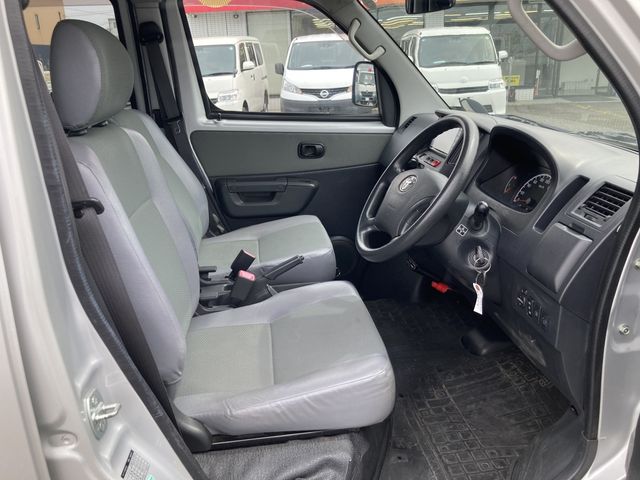TOYOTA LITEACE VAN 4WD 2019 Image 31