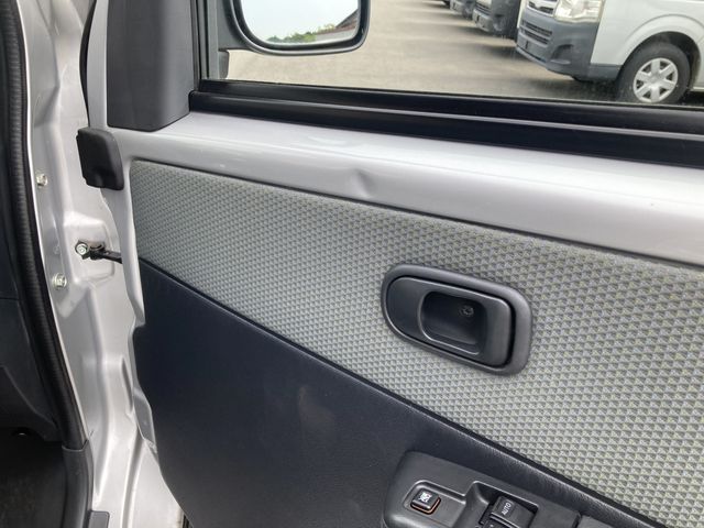 TOYOTA LITEACE VAN 4WD 2019 Image 31