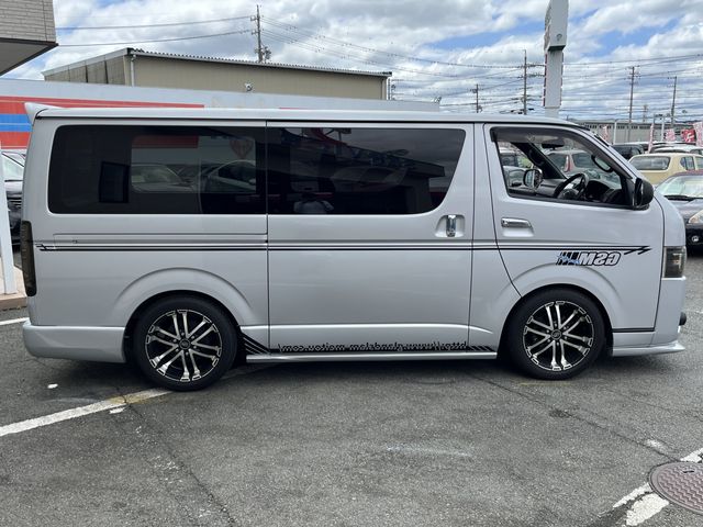 TOYOTA REGIUSACE VAN 2WD 2011 Image 31