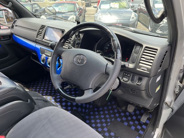 TOYOTA REGIUSACE VAN 2WD 2011 Image 31