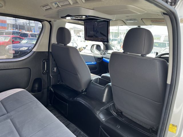 TOYOTA REGIUSACE VAN 2WD 2011 Image 31