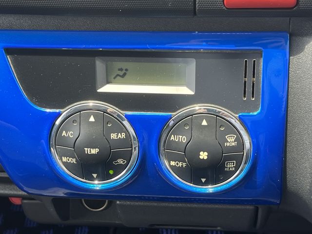 TOYOTA REGIUSACE VAN 2WD 2011 Image 31