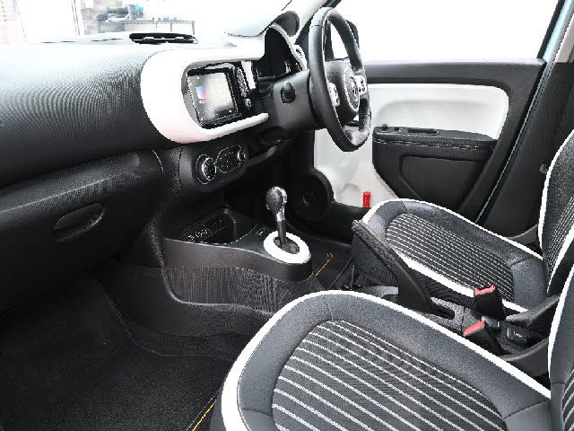 RENAULT TWINGO 2022 Image 31