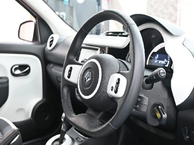 RENAULT TWINGO 2022 Image 31