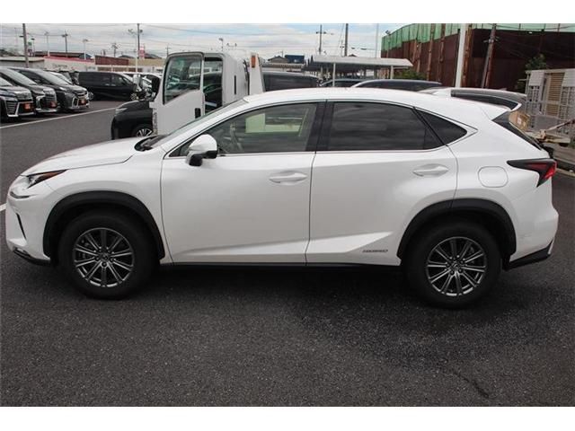 TOYOTA LEXUS NX300H 2018 Image 31