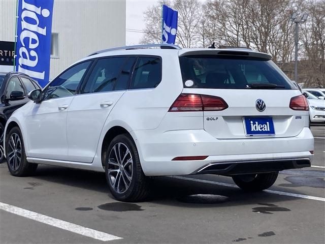 VOLKSWAGEN GOLF VARI 2019 Image 31