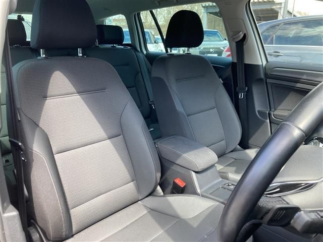 VOLKSWAGEN GOLF VARI 2019 Image 31