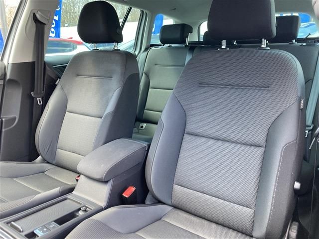 VOLKSWAGEN GOLF VARI 2019 Image 31