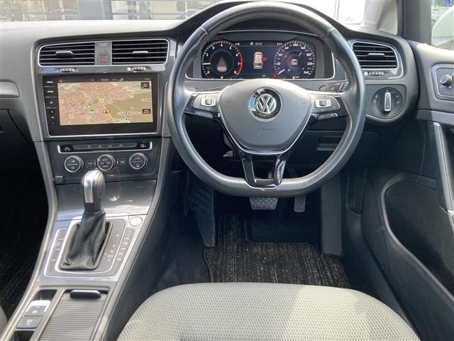 VOLKSWAGEN GOLF VARI 2019 Image 31