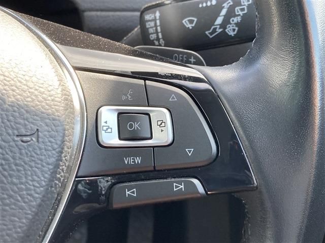 VOLKSWAGEN GOLF VARI 2019 Image 31