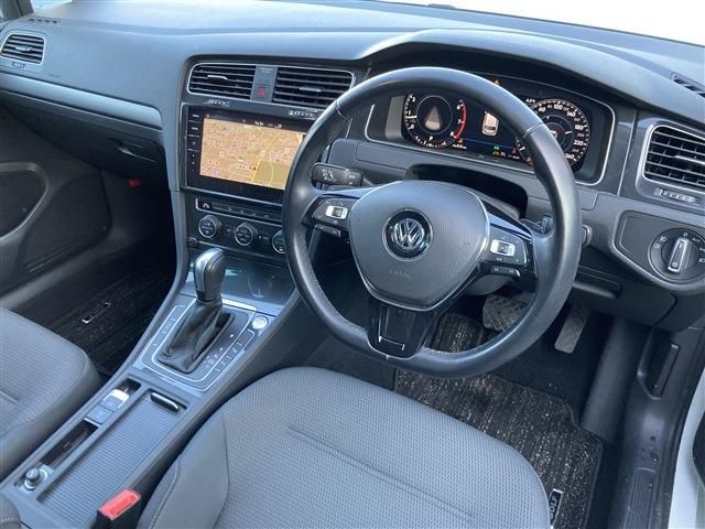 VOLKSWAGEN GOLF VARI 2019 Image 31