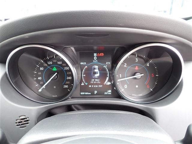 JAGUAR XESERIES 2017 Image 31