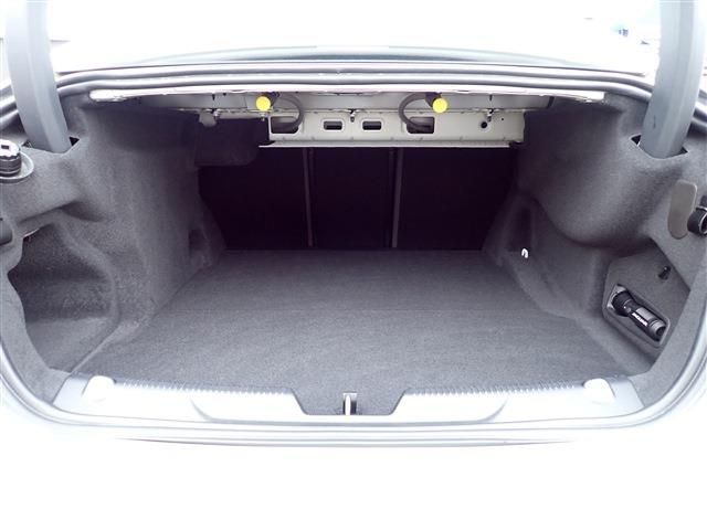 JAGUAR XESERIES 2017 Image 31