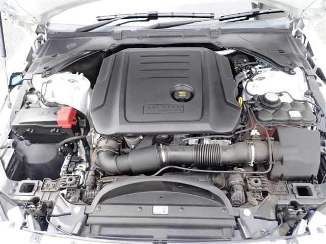 JAGUAR XESERIES 2017 Image 31