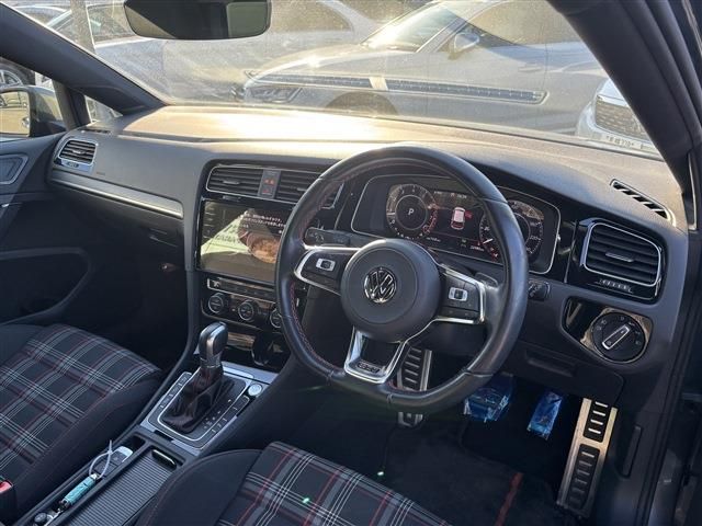 VOLKSWAGEN GOLF GTI 2018 Image 31