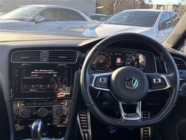 VOLKSWAGEN GOLF GTI 2018 Image 31