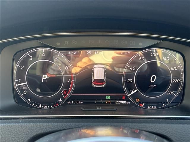 VOLKSWAGEN GOLF GTI 2018 Image 31