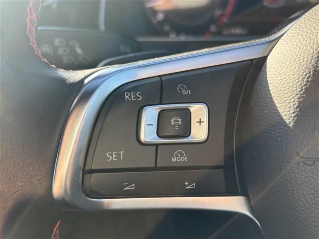 VOLKSWAGEN GOLF GTI 2018 Image 31