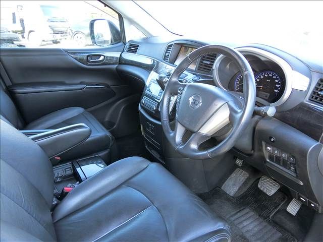 NISSAN ELGRAND 2010 Image 31