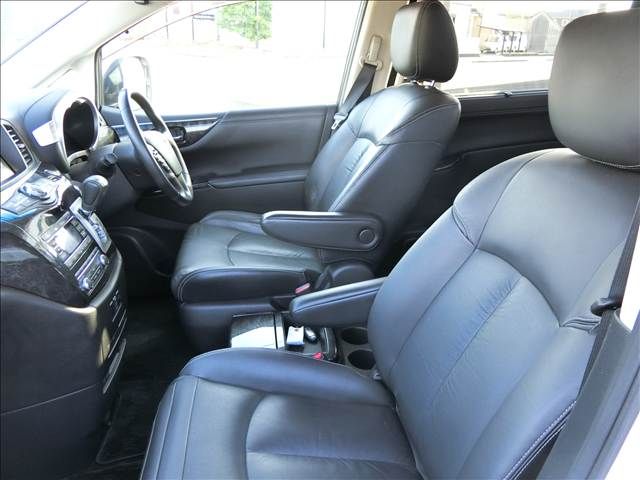 NISSAN ELGRAND 2010 Image 31