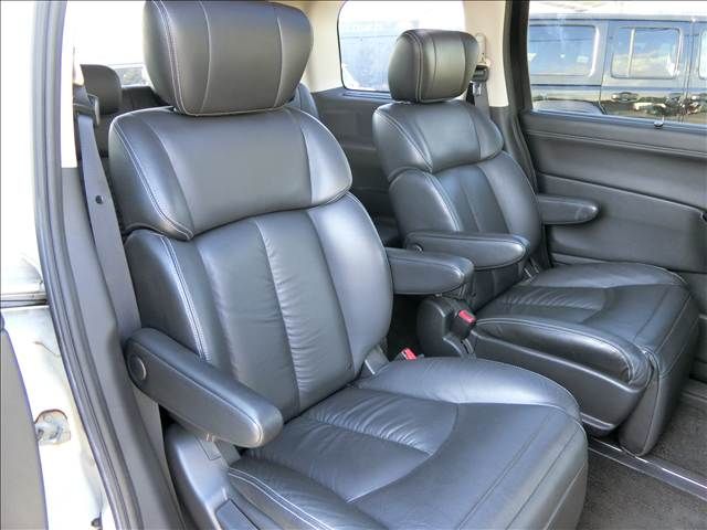NISSAN ELGRAND 2010 Image 31
